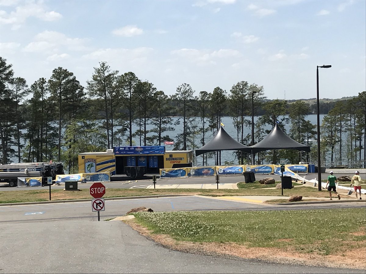 Bobby Long tweet media