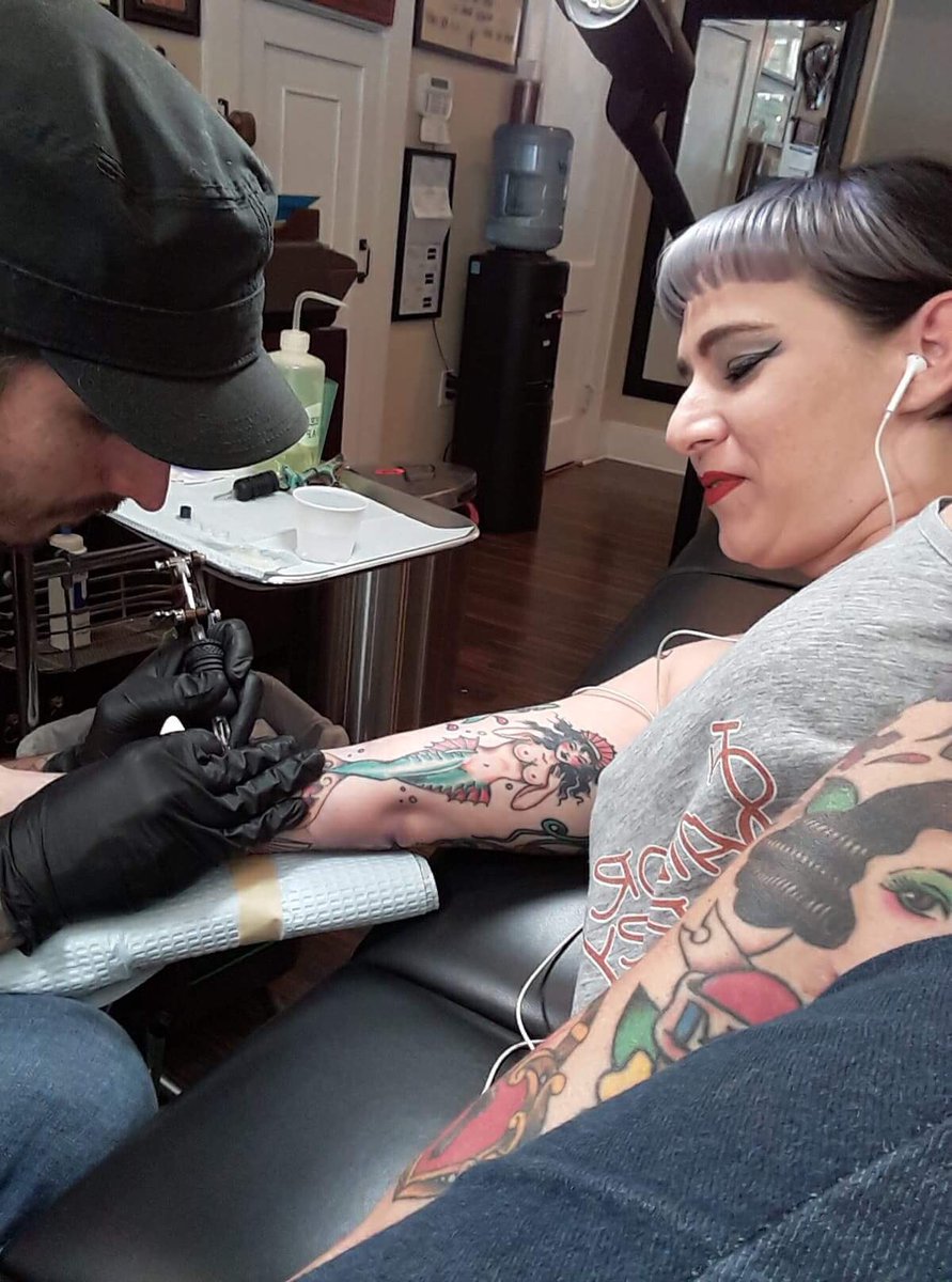MissHoneytush's tweet photo. This is what happiness is lol #kellertattoos #classictattoos #StPete #oldschooltattoos #sailorjerry https://t.co/PZJ1056rTz