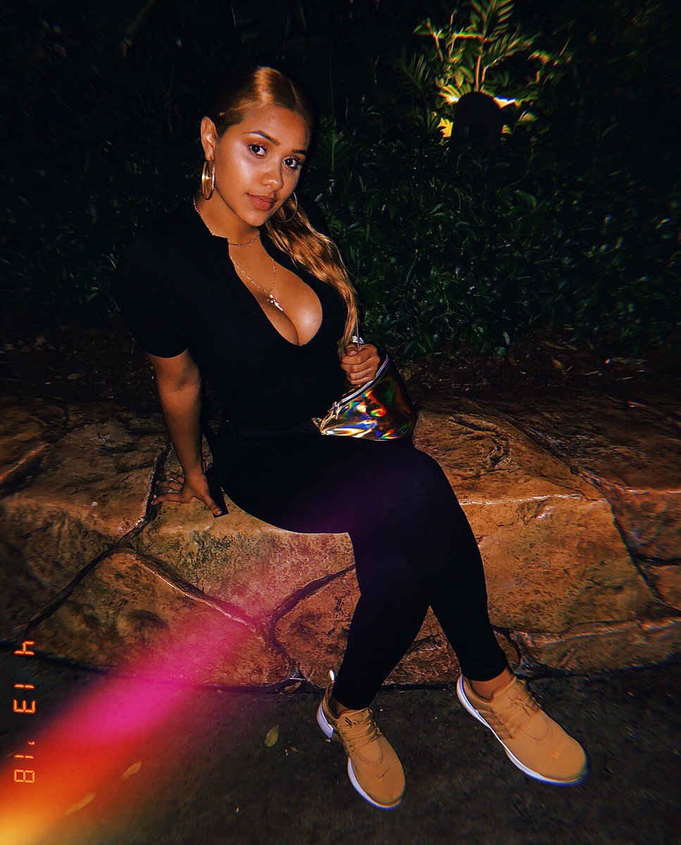 bvdmedina's tweet photo. i don’t wanna check bitches, tell em wear they nike’s✔️ https://t.co/fiDIteWm3b