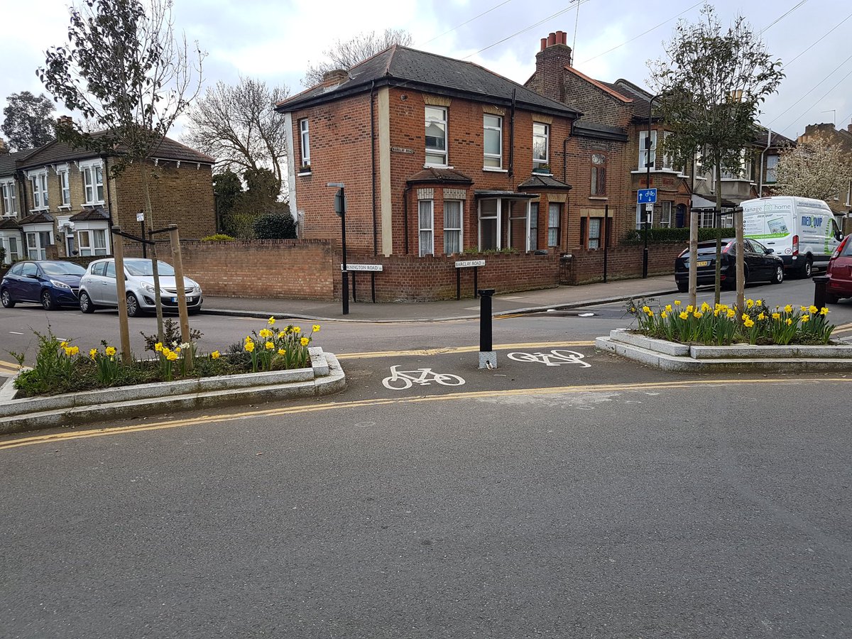 Labourstone's tweet photo. Gr8 to see the free @wfcouncil #SpringBulbs in #bloom today around #LeytonstoneE11 planted by myself & other local residents. #MorningtonRd #WoodvilleRd junc. & #MorningtonRd #BarclayRd junc. & #BrowningRd #HighRd junc. #wfminiholland #planters #Modalfilter #HealthyStreets https://t.co/IUK0ziZoSr
