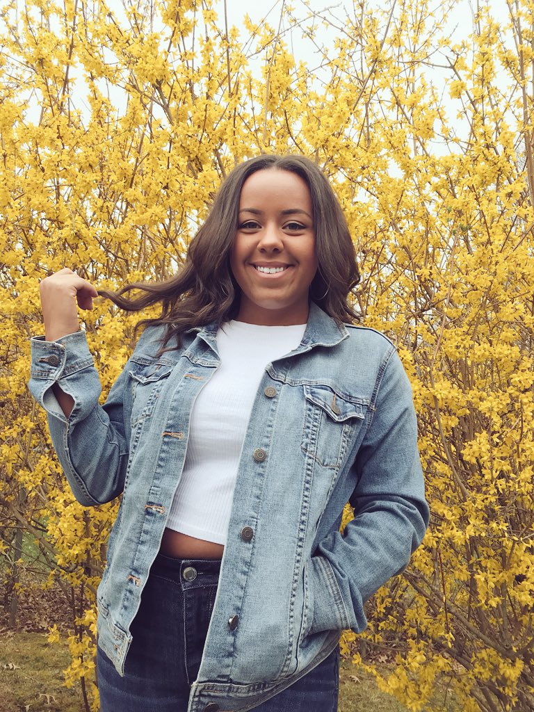 briannantiller's tweet photo. fun new content on my Instagram 🌻 follow me @curlyxspice https://t.co/vju23KxCm4