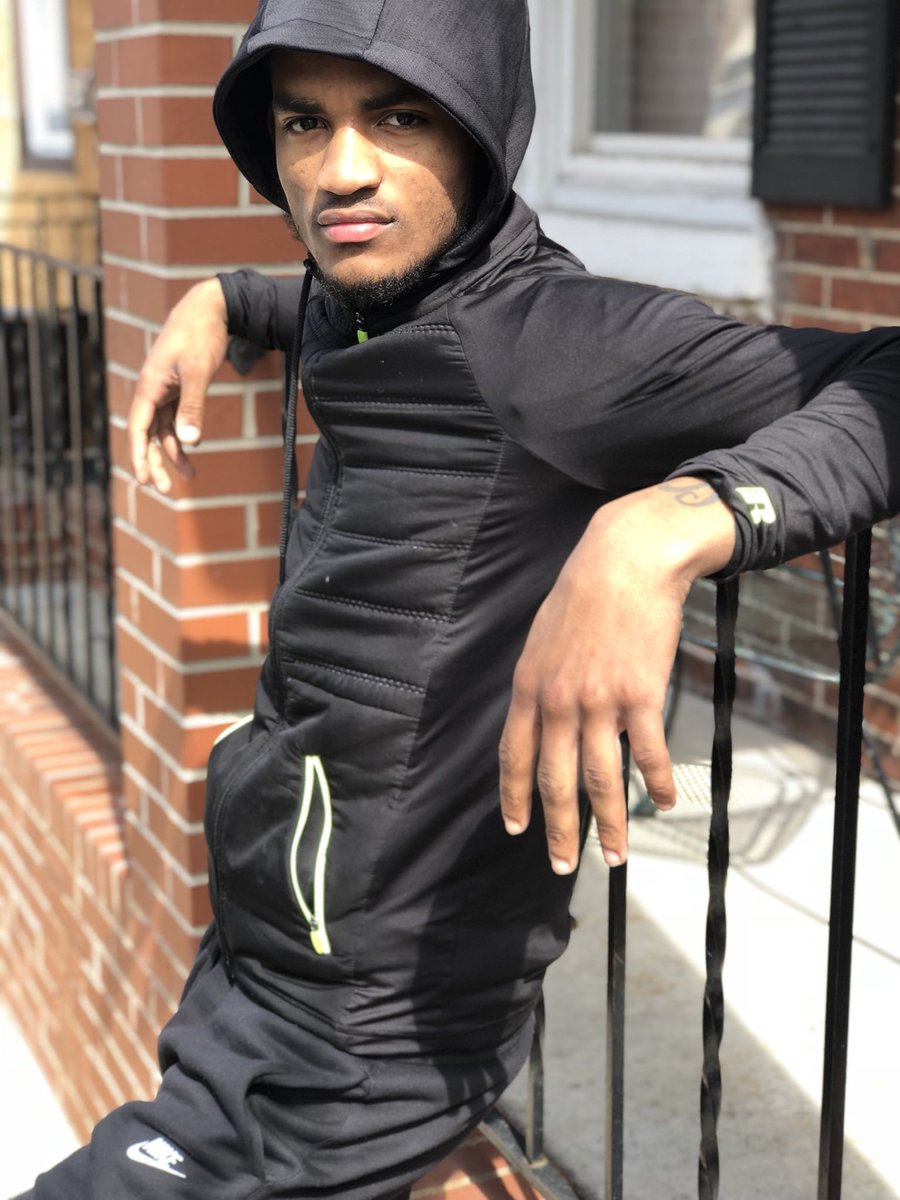 Sketch100D's tweet photo. I was taught to never fold when s*it you... take the pain... Seperate yourself And pay attention to who with you when the paper fade...💯™️ #Riplilbro #Wingoworld #Freelilmark #Freemondgeez https://t.co/RR4XtaZazo