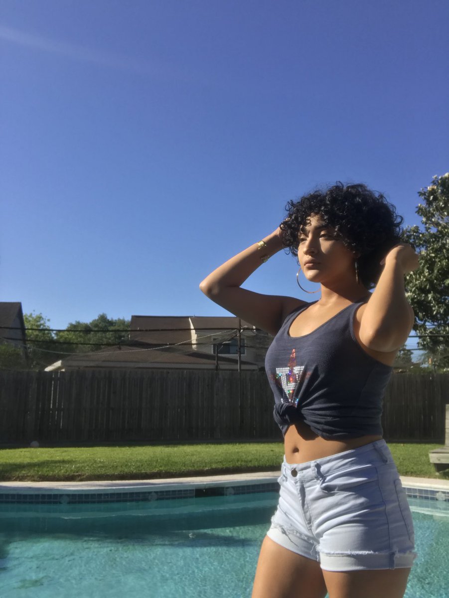 bbydollnadya's tweet photo. Go Astros!! 💙🧡 https://t.co/pLQPnuGlIJ