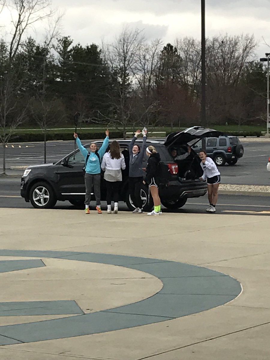 IndyUnitedLax's tweet image. How many teammates can you fit in one carpool? 2 complete midfield lines 😂💙#NGLL #laxunited