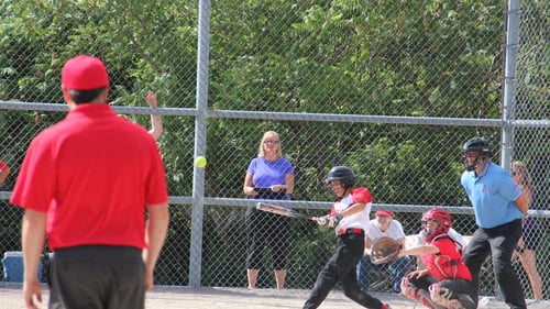 UMSA_Softball's tweet photo. Interested in becoming an UMSA #umpire? It's easy! Umpire clinics provided by @SoftballOntario &amp; @SoftballONUmps are happening this Saturday April 21st and 28th! For more details check out https://t.co/zK8LdUs4NU. https://t.co/VKQu3FAVwv