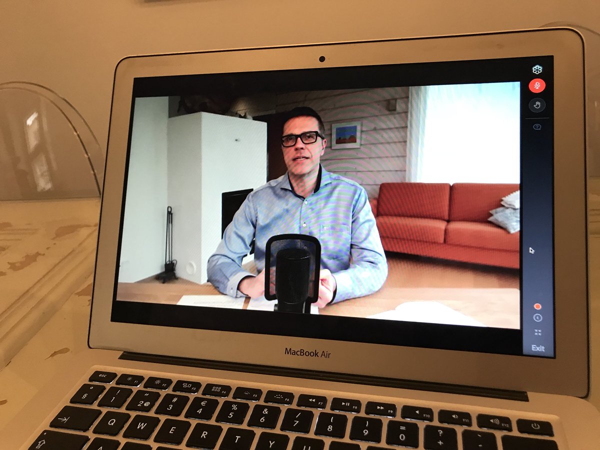 slundelin's tweet photo. Spendind Sunday evening w/ @SarasvuoJari #yya #webinar #yrittäjyys Kiitos hyvästä iltahetkestä! Ignis ajoistani jo aikaa, oli virkistävää. https://t.co/HmFL9TwaGc