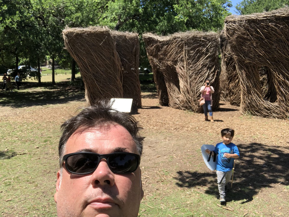 TrajanDeTejas's tweet photo. Great day to be @peasepark #yippeekiyay #stickworks #patrickdougherty #austincityparks https://t.co/lZch9bIpzC