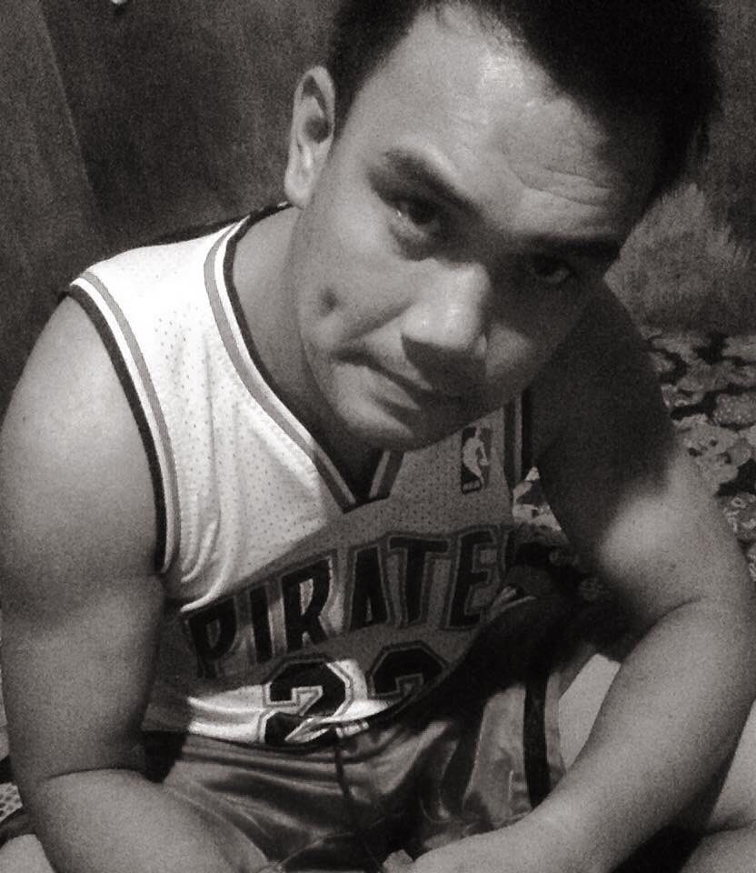 GinebraBuzz's tweet photo. @KumeSalud @micohalili @ManHugMigs @camillenaredo @the9cruz Ako din nman meron... 😂😜 https://t.co/MVFGR7500x