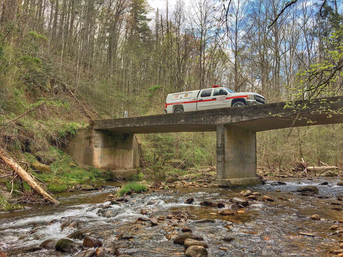 CFD_Alarm's tweet photo. We left Burke County before the crazy weather hit & our FieldComm Team is now back in Charlotte. We had a great weekend of training in the Pisgah National Forest supporting the Western SAR exercise. #FirstDueEverywhere #FieldComm #WNCSAR #NCSAR #COMU https://t.co/uwOmSvrQhQ