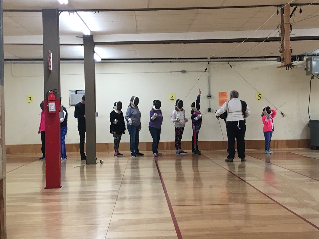 StephanieTweet5's tweet photo. #fencing #youthadventure #feeltheforce with #visionloss. 🤺 @FutureInSightNH https://t.co/L6BFBZprH6