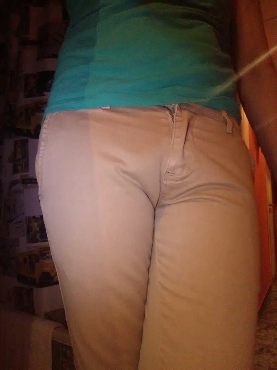 jeans6969's tweet photo. Like TIGHT JEANS mens https://t.co/01yj0ybZ6o