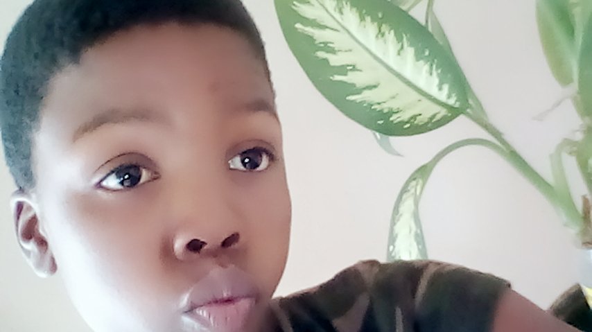 Lithembeer3's tweet photo. My friend beauty or not choose I will not feel bad https://t.co/v0U8DgXF37