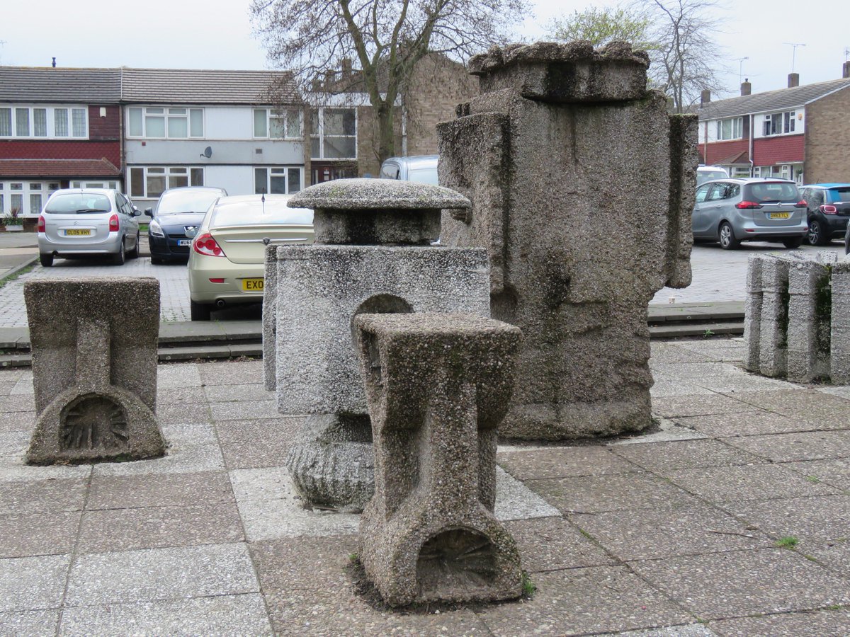 Dawnyprawnypie's tweet photo. With a tip-off from @NewTownUtopia I was able to find this William Mitchell 'Chessmen' sculptural group in Lee Chapel North, Basildon. https://t.co/rcb2pJNHeO