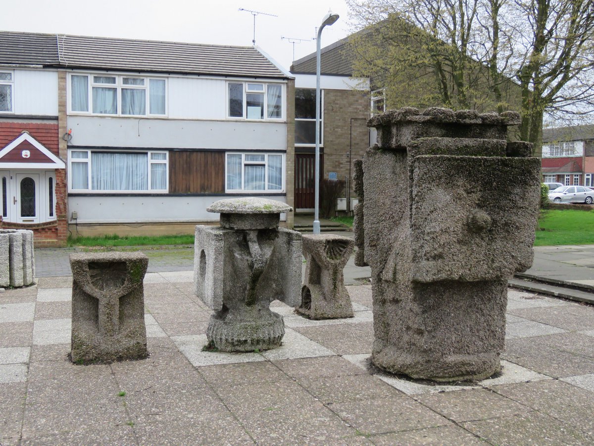 Dawnyprawnypie's tweet photo. With a tip-off from @NewTownUtopia I was able to find this William Mitchell 'Chessmen' sculptural group in Lee Chapel North, Basildon. https://t.co/rcb2pJNHeO