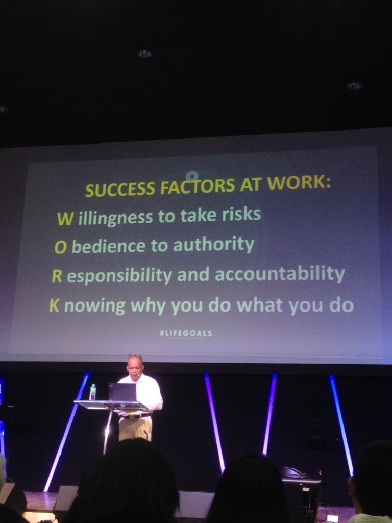 rapunjii's tweet photo. Sunday service #LifeGoals #SucceedatWork https://t.co/mb6WsbIFCc