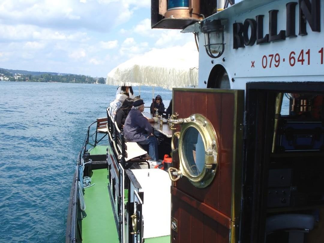 MSRollingHome's tweet photo. Partyabend Ausflug auf der MS Rolling Home auf dem #Vierwaldstättersee bei #Merlischachen
Buche jetzt dein Event auf der MS Rolling Home zb für Deinen #Firmenevent #Ehrentag #Junggesellenabschied https://t.co/gtHLvGwVDu