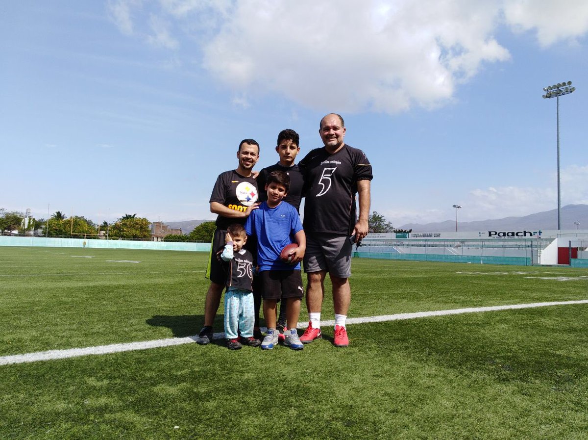 GorilasSalvajes's tweet photo. BLACK GORILAS #ElTochoEsLaVida #FlagFootball #FootballItsLife 🏈 https://t.co/ZjZJXYDXPo
