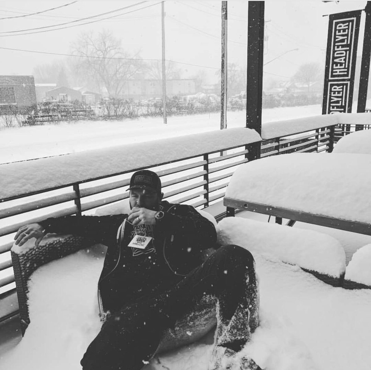 HeadFlyerBrew's tweet photo. Looks like fine patio weather to us...βοΈπ»#aintshook #nopocalypse https://t.co/QsJOaOXGcO