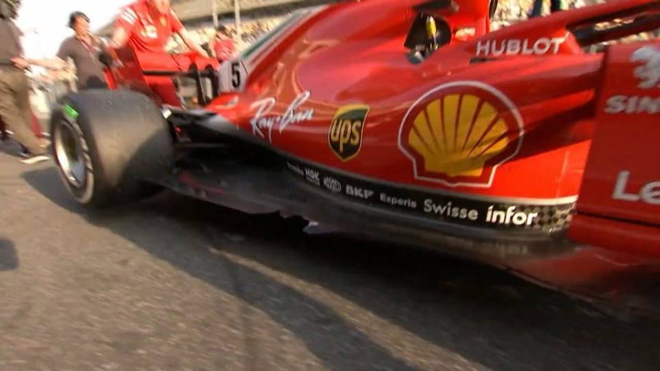 Maxverstappenn1's tweet photo. de schade aan #Vettel zijn auto, https://t.co/OGnFM5dflo