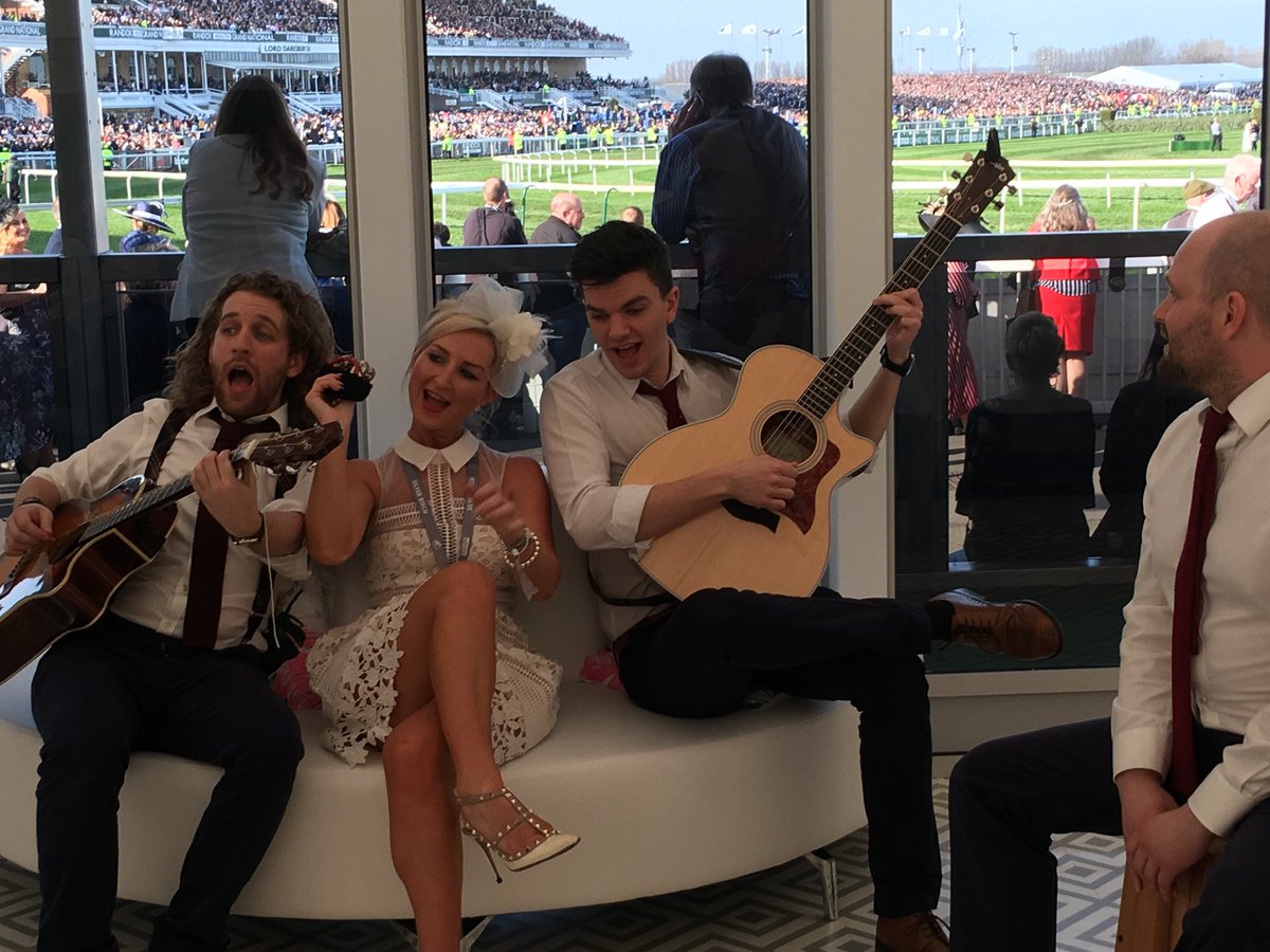 april_nolan's tweet photo. @SuperTennants serenading guests 🎶🎶 #aintree2018 #feeltheexcitement https://t.co/GEtcjA2Kly