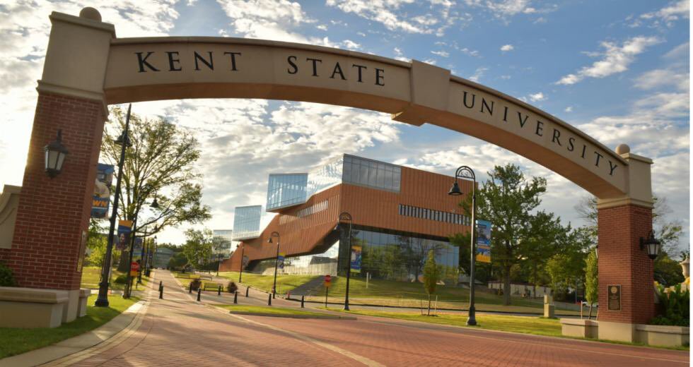 _1Montana1_'s tweet photo. Blessed to receive an offer from Kent State University #GoFlashers #216to330 https://t.co/WsoE35tfcW