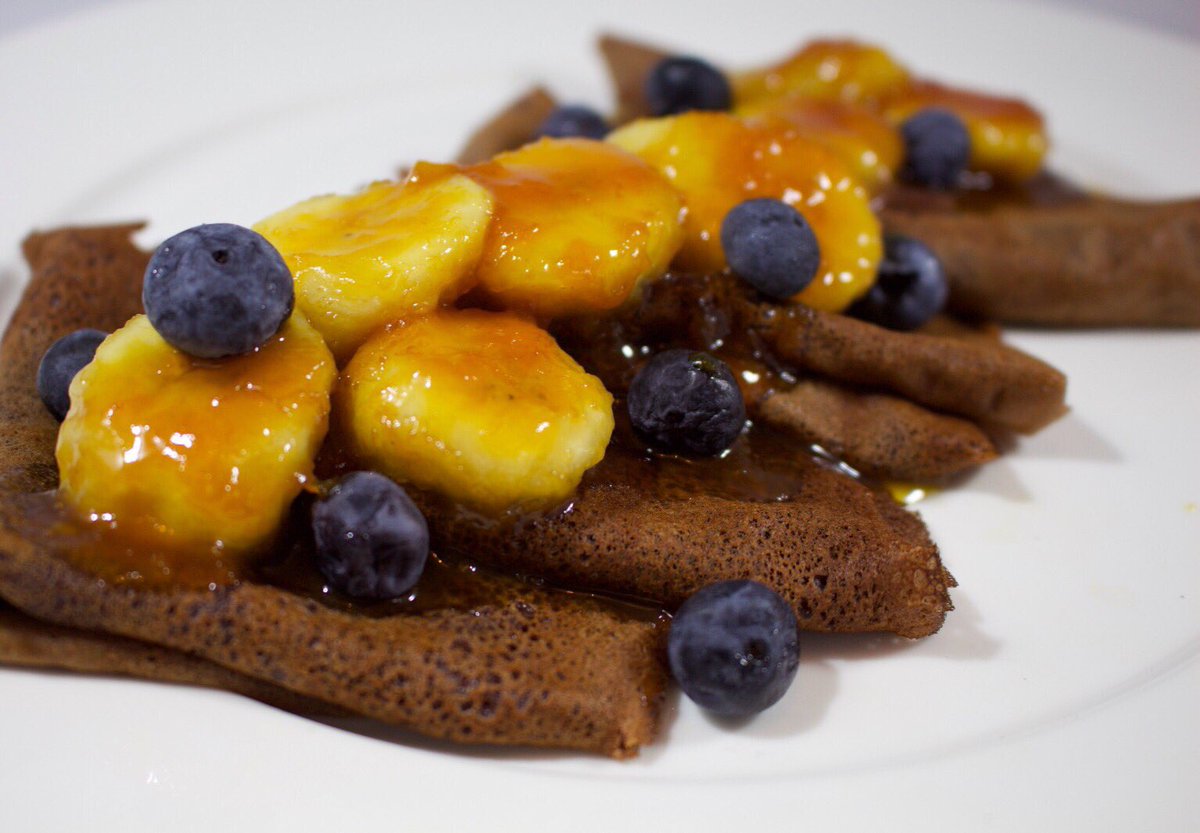 Hildavillarroel's tweet photo. Sunday crepes💙🍌 #crepes #caramelized #banana #sweetbreakfast #chocolate #crepe #sweetsunday #sweetday #pastrylife #feedfeed #f52grams #followme #likes #chefeats #desayuno #fruit #ontheblog #foodblogger #sosimple #sotasty #chefworks #instacrepes #simplisticfood #eeeeeats https://t.co/rRixjPZdOl