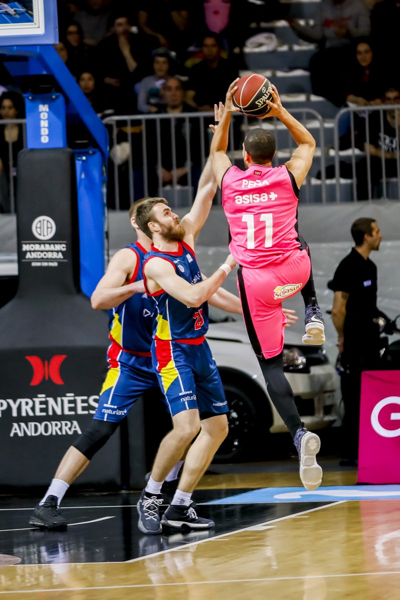 MovistarEstu's tweet photo. . @Dago_Pena firmó su mejor partido en #LigaEndesa @ACBCOM y fue la mejor noticia de la derrota en Andorra:
15 puntos y 13 de valoración en apenas 11 minutos para el internacional dominicano de #MovistarEstudiantes https://t.co/EfR9Elwcq8
