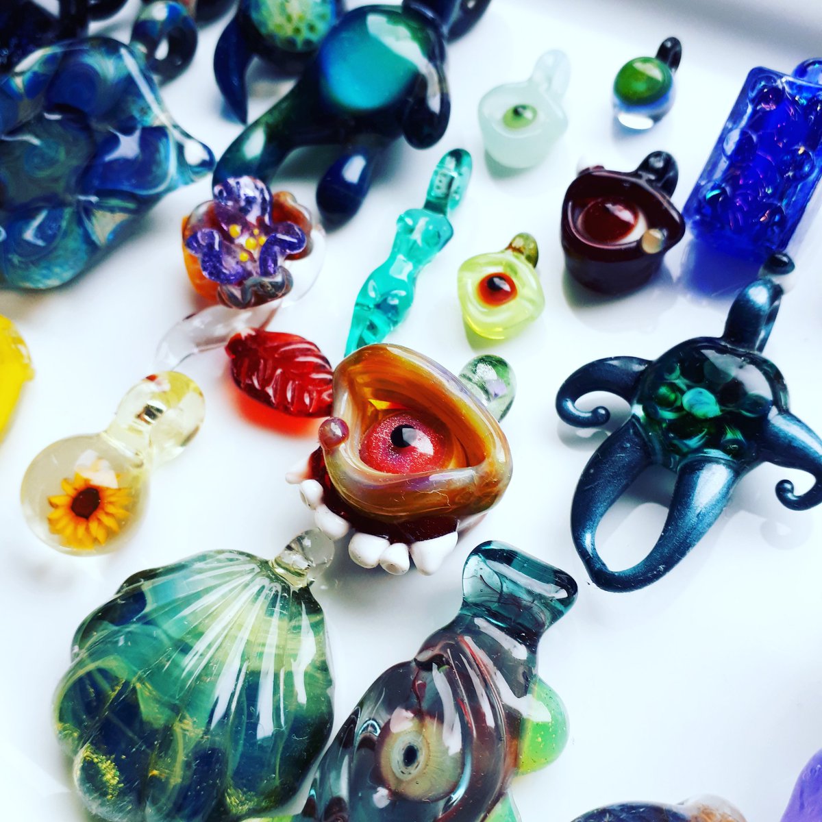 EmilyArynMorris's tweet photo. 😍💍
#CanadianGlass #AmericanGlass 
#GlassArt https://t.co/0DgJSLQgKD