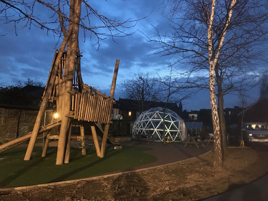 BiodomesUK's tweet photo. #Biodome #Earlsfieldprimaryschool #wandsworth #healthyeating #stemlearning https://t.co/DhC4HCtb7G