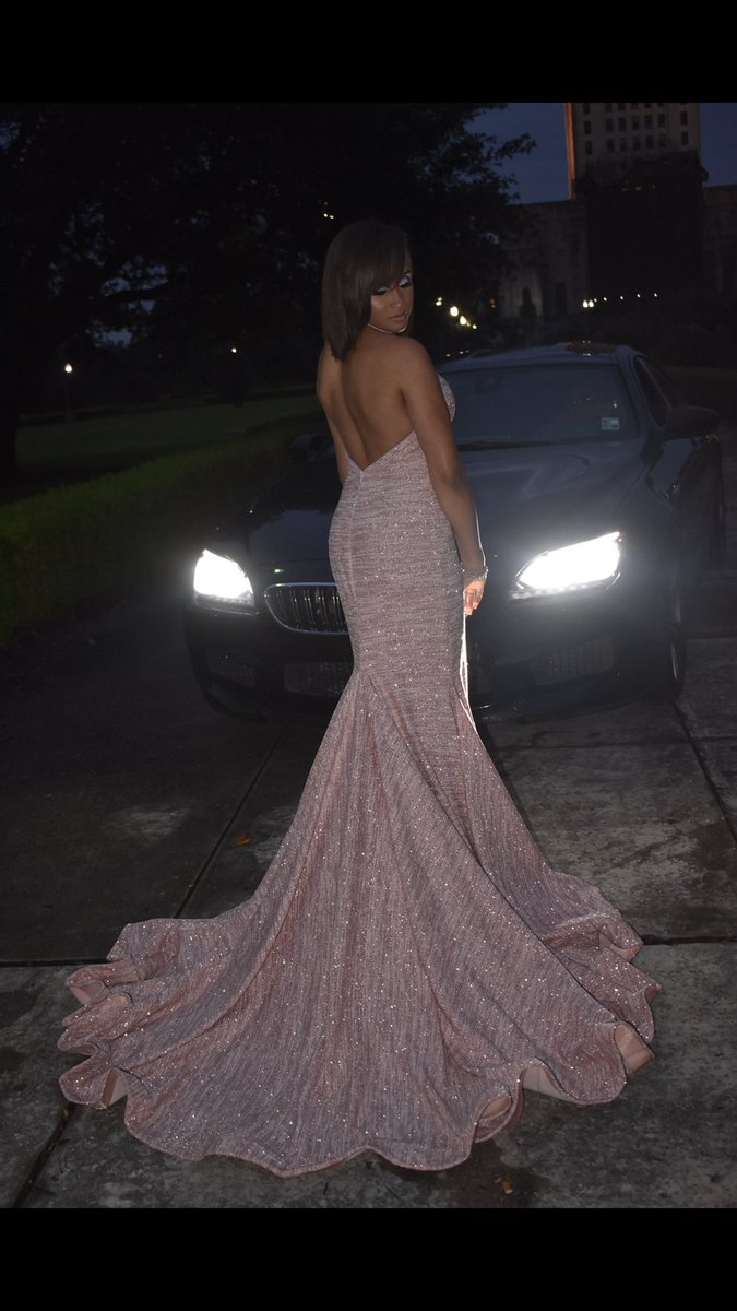 Issmya's tweet image. Makin em blush😊 #neveronhere #ftanewhaircut #lastrip #madameprez #castleinvasion #theshowmustgoon