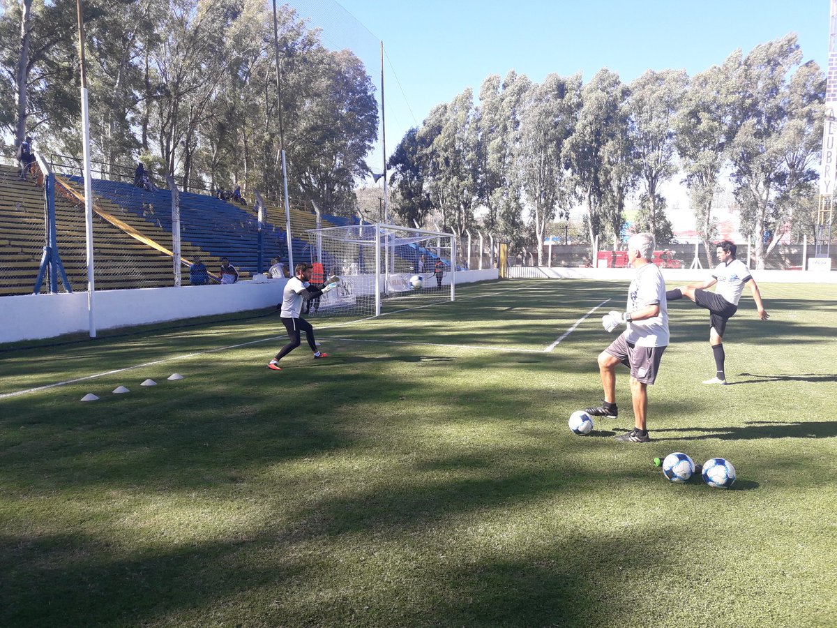 EstudiantesRio4's tweet photo. 🏆 #FederalA #PentagonalFinal #FechaCuatro
⏰ En minutos comienza
⚽ #JuventudUnida vs  #Estudiantes 
👤 Alejandro Arco
#DaleLaE #SoyCeleste https://t.co/xjpDl6xm7i