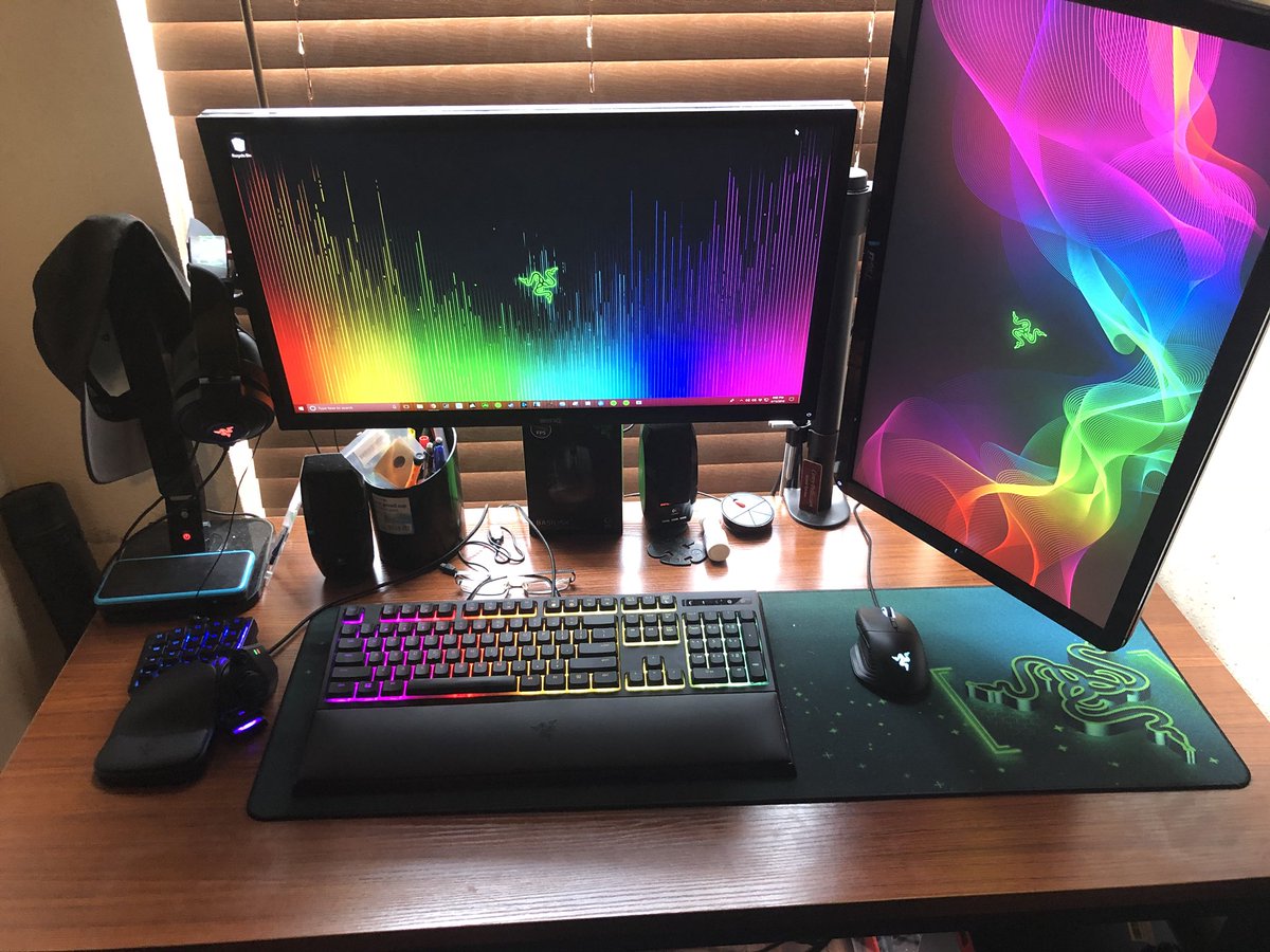Unforgiven94's tweet photo. Not bad looking set up! What do you think? @Razer https://t.co/XGyrnHclzJ
