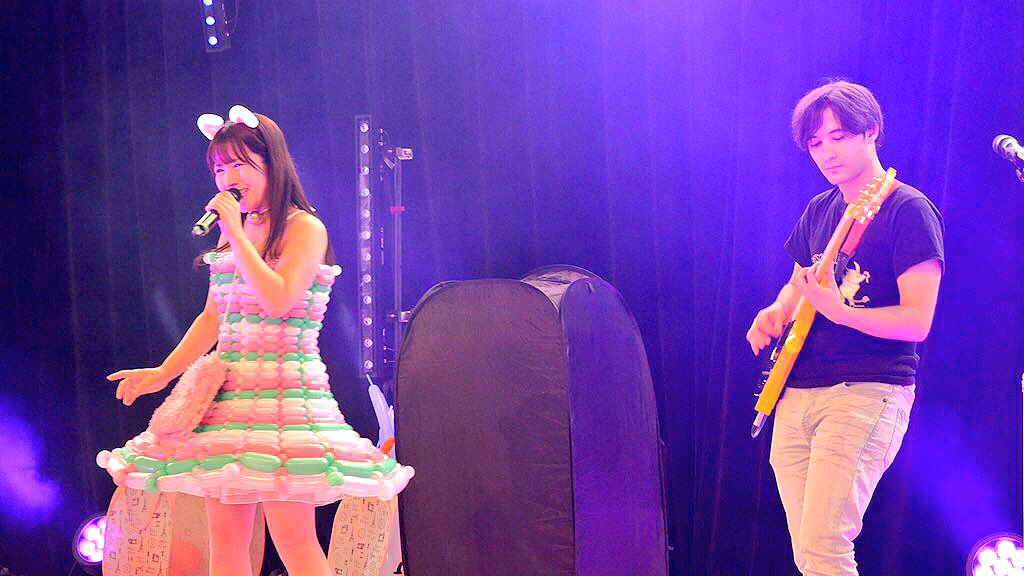 ayami_michelle's tweet photo. Merci à tous!!(^-^)♡ On s'est bien amusé avec @Antislash_FR sur la grande scène de @manganimes30 🎵
 #concert #happy 

ニムにて、コンサート無事おわり！みなさん、ありがとう(^-^)♡ 本当にうれしかった。 https://t.co/iOy1o1ERyO