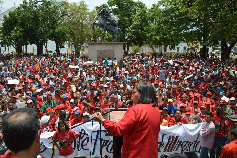 1047FMV's tweet photo. En Cojedes fue juramentado el Comando de Campaña Simón Bolívar – Visionaria Fm… Tu Voz https://t.co/zQSvkgHzin via @1047fmv https://t.co/33XtQ5QJeZ