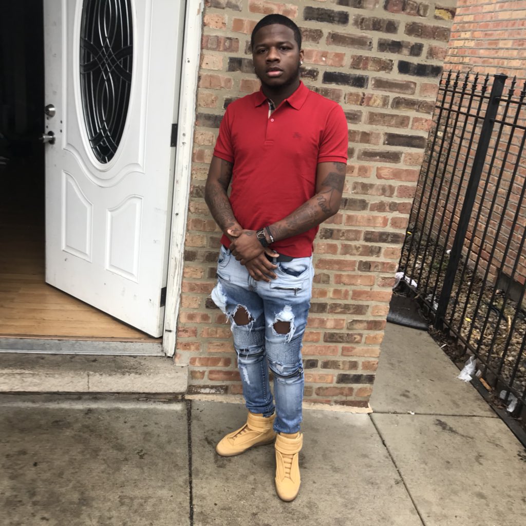 FamoussVell's tweet photo. Y’all gone wake up on my sooner or later! #AmfRecords https://t.co/pRdHhVYJeY