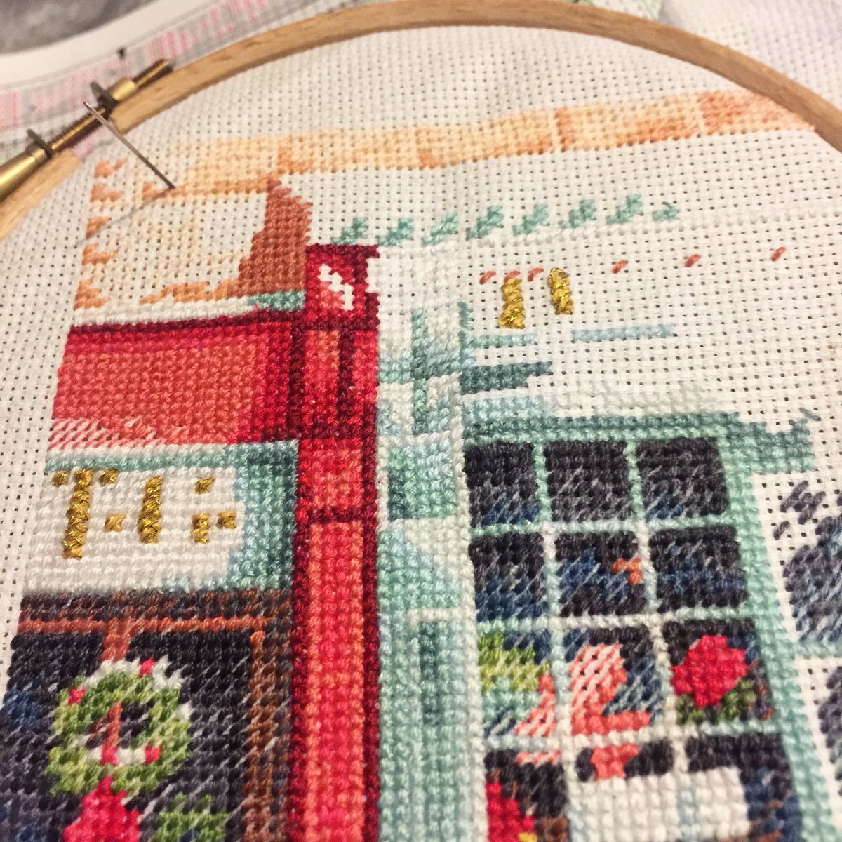 consewvation's tweet photo. I am too addicted to this pattern at the moment! Maybe it will be done for this Christmas haha #crafty https://t.co/ZmJFHMkq40