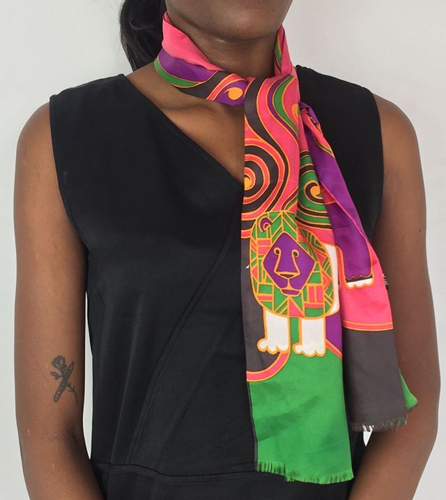 StudioCourtenay's tweet photo. We're loving the lion detail on this abstract print scarf 🦁 - - - - - - #clothing #style #retro #eclectic #remixstyle #streetstyle #styledbyme #trendlistr #trendlisters #silkscarf #scarf #silkscarves #squarescarf #vintagesilk #fas… https://t.co/ISMRwmDkeL https://t.co/8CWHUMiz66