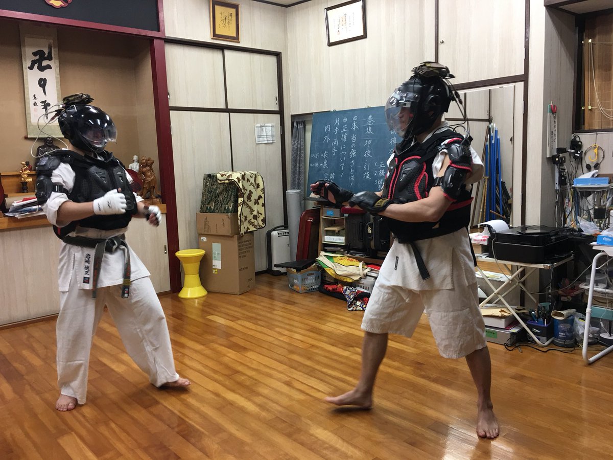 KatsutaNiten's tweet photo. 数見空手対日本拳法
交陣刀非対応型徒手方式のゲームバランス実験。
#交陣 #ecombat https://t.co/65rvIacj6b