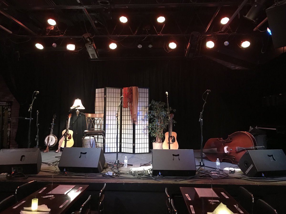 Getting ready to take the stage with our special guest Elisa Zhai Autry so she can wow us with the Pipa! <a href="/jamminjava/">jamminjava</a>