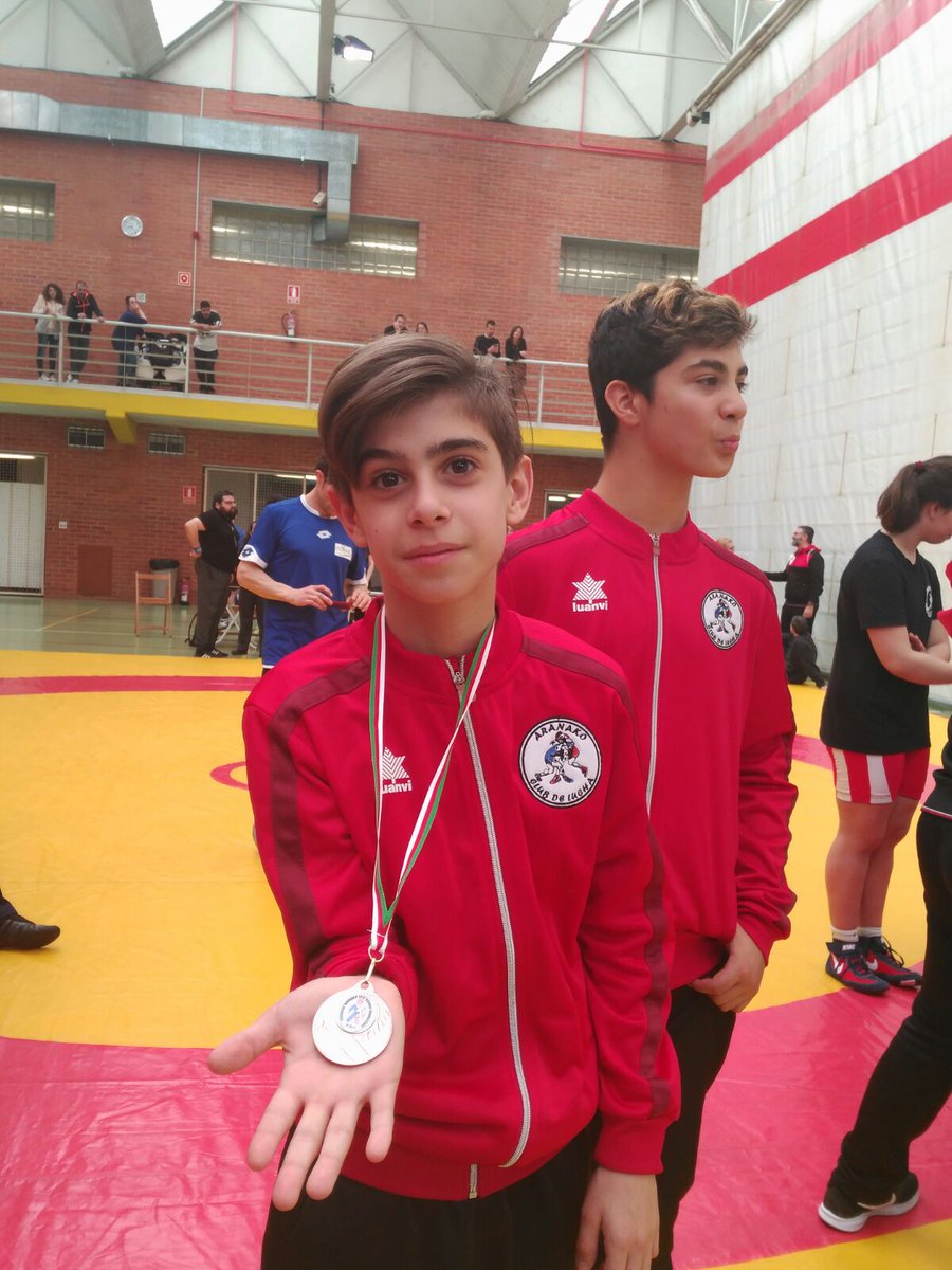 Esta mañana se ha disputado en el centro cívico de judimendi un campeonato dirigido a los más pequeños! Muy buen trabajo de nuestros chicos!

Gora Aranako!