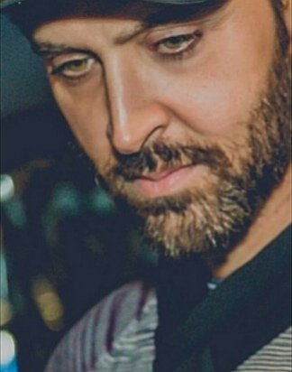 ElaAna77617236's tweet photo. #alwayslookinggood 😊 @iHrithik
#Hrithik
#HrithikRoshan #Hrithikians
#MondayMotivation
#inspiratinal https://t.co/gUN3bVEr8E