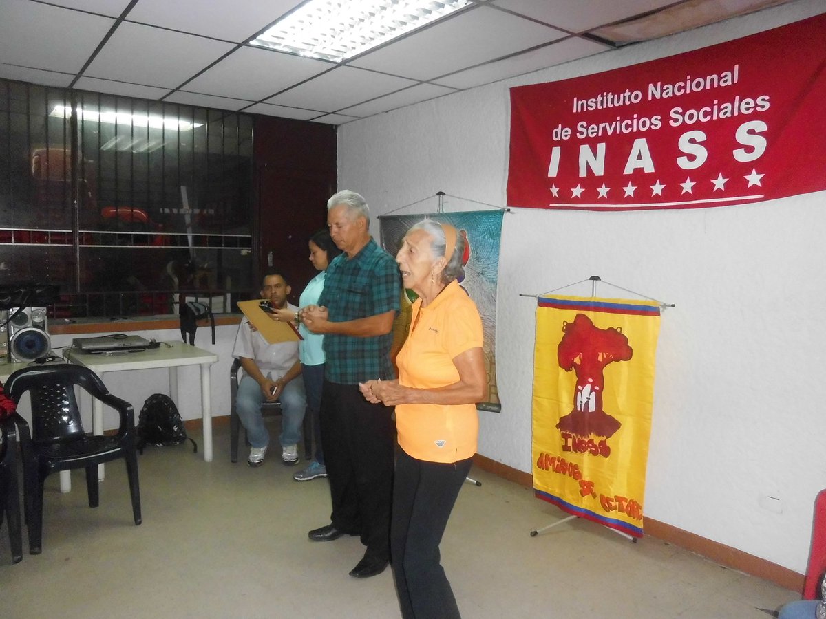 Inass_BarutaIB's tweet photo. @enlaluchasigo CSSA BARUTA LOS ADULTOS MAYORES ASISTIERON A UN ENCUENTRO DE TALENTOS  EN EL CSSA DE PETARE QUIENES PARTICIPARON A UNA ACTIVIDAD CULTURAL CON EL FIN DE PROMOVER UN ENVEJECIMIENTO ACTIVO Y SALUDABLE https://t.co/r6v3tNmc9v