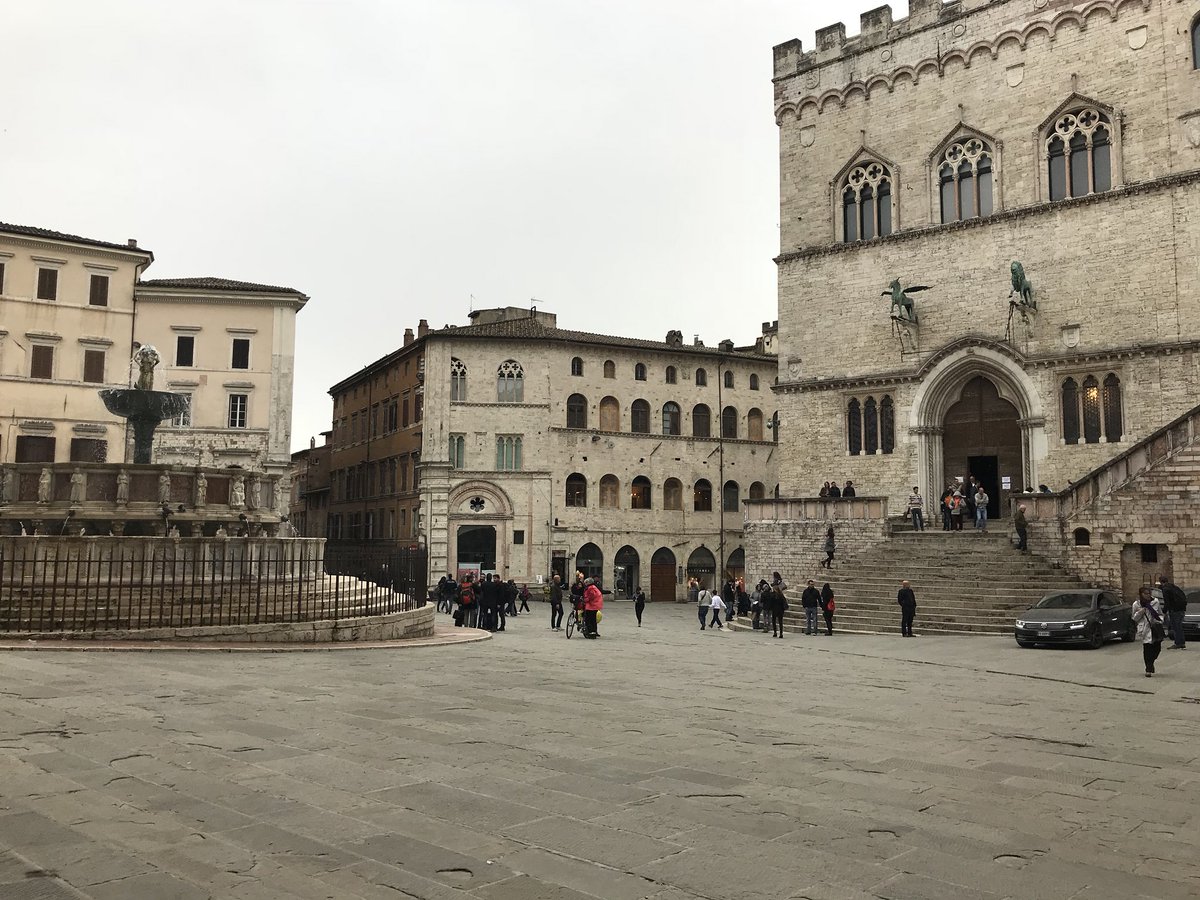 CostanzaRdO's tweet photo. Perugia, sei bellissima ❤️ Ma devo tornare a casa da Milo #IJF2018 @journalismfest https://t.co/NeRcRBBm8j