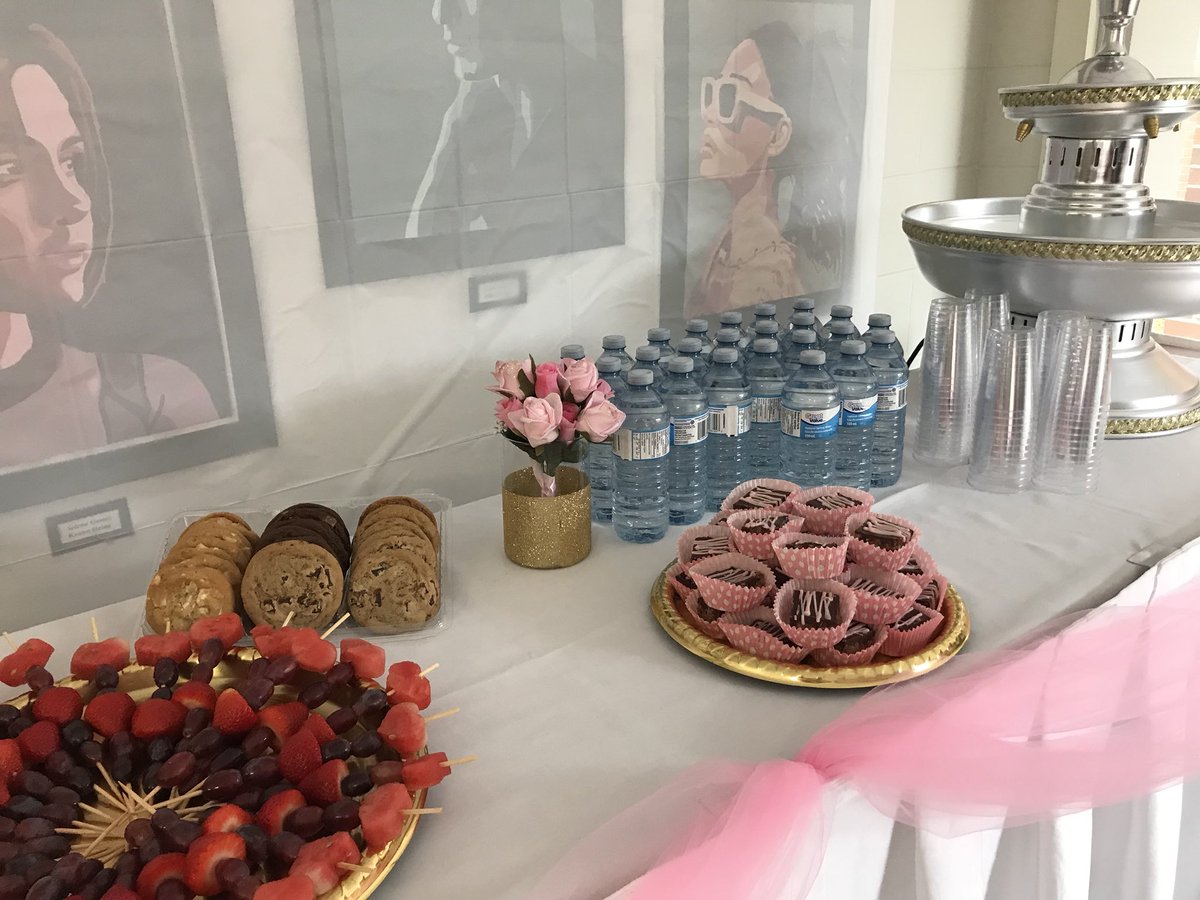 jaydeeeventscda's tweet photo. A banquet fit for a princess or in this case @OttawaCappies critics! Had fun helping with @merivalehs Cappies Luncheon this past weekend https://t.co/OW4WE3rRVK