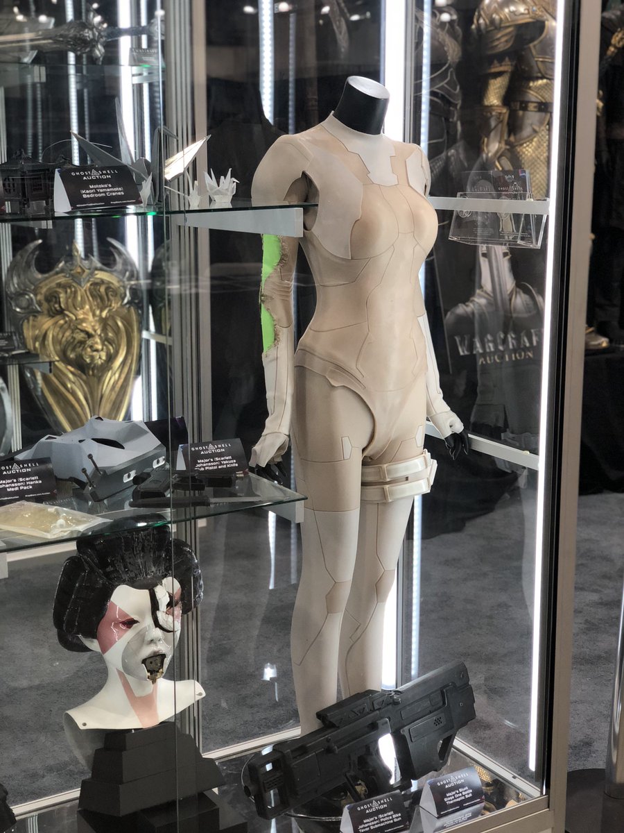 propstore_com's tweet photo. Isn’t this #ThermopticSuit that Scarlett Johansson wore in #GhostInTheShell awesome?! We think so 👍🏻 #GhostInTheShellAuction https://t.co/qipjgRQtrp