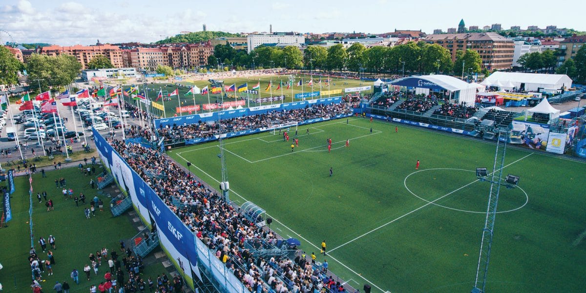 ICSEconf's tweet photo. Passionate about soccer? We got you covered! As part of the #ICSE2018 Excursion and Side Plan, we are organizing a football session where ICSE attendees can play for free!  Ifhttps://www.icse2018.org/attending/football https://t.co/IM0FOplU7P