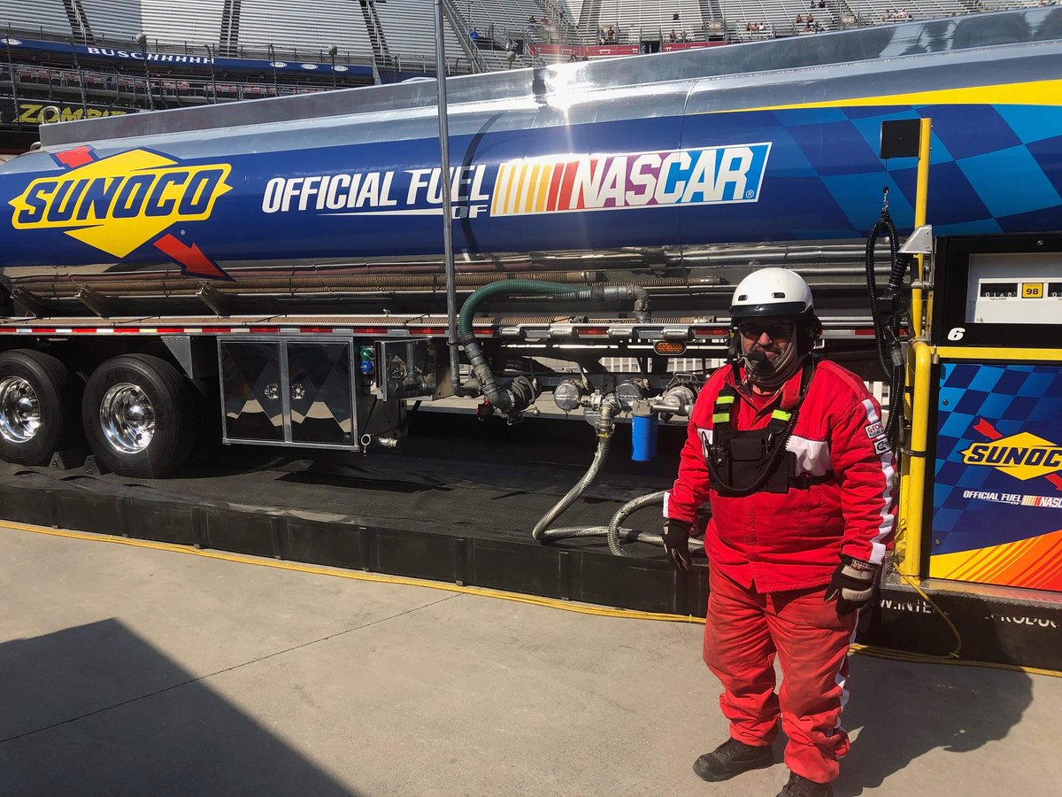 ThePodiumFinish's tweet photo. Spend your rain delay by joining @MelissaJWright as she looks over the wall with Miles McGee. 
https://t.co/uTibl78dFk
#NASCAR #FoodCity500 #Fitzgerald300 https://t.co/qVivxPFFKk