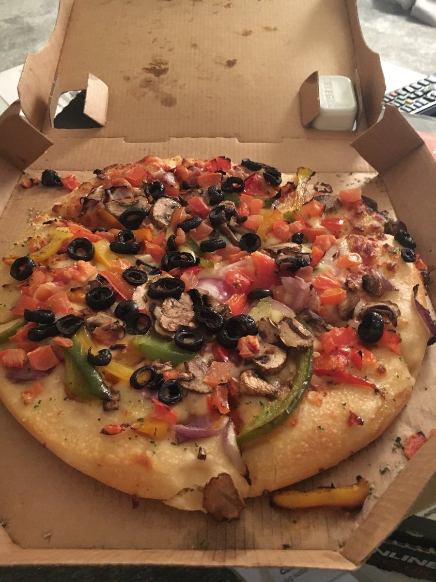 NataliexxKay's tweet photo. Ordered a @pizzahut @pizzahutdeliver #cardiff tonight arrived 40mins late with missing items. To apologise arrived another 40mins later with the missing items & a ‘free’ pizza....made of vegetables 👌🏻😂 #cheers #notevenhungry #sunday #fail #pizzahut #lol https://t.co/4ilWDOQ2kf