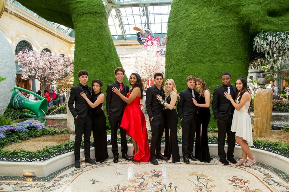 deleineeee_'s tweet photo. I love everything about you ❤️ #prom2k18 🤪 https://t.co/e9ZLvrg3Ci