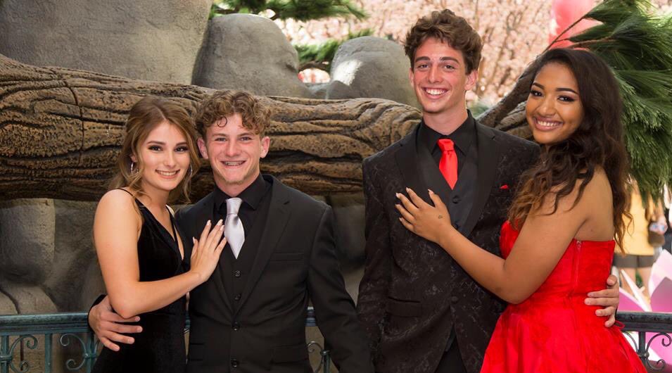 deleineeee_'s tweet photo. I love everything about you ❤️ #prom2k18 🤪 https://t.co/e9ZLvrg3Ci